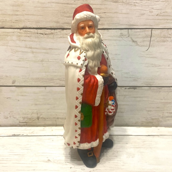 Set of 2 Traditions Old World Porcelain Collectable Santas - Picture 3 of 7